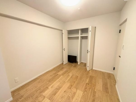 �m���@-