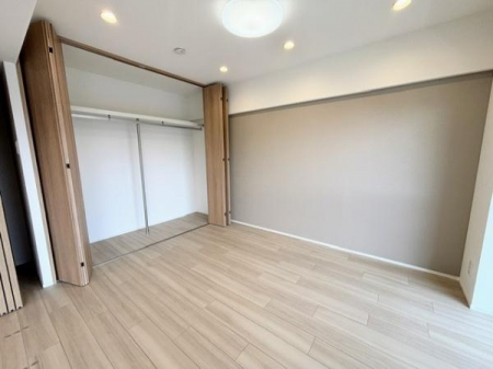 �m���@-