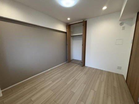 �m���@-