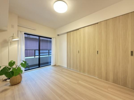�m���@-