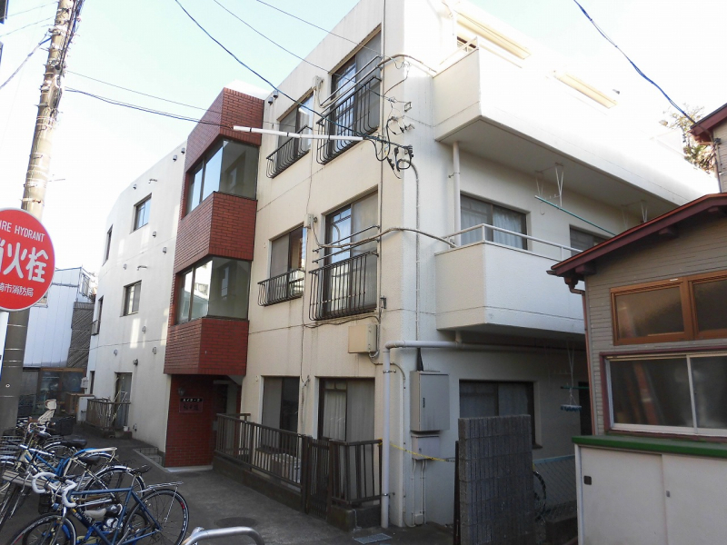 ハイラーク稲田堤(神奈川県川崎市多摩区菅457にあるマンションで、京王相模原線の「京王稲田堤」から徒歩2分。1982年10月に地上3階RC造で建てられた全18戸のマンションです。)ハイ ハイラーク稲田堤(神奈川県川崎市多摩区菅457にあるマンションで、京王相模原線の「京王稲田堤」から徒歩2分。1982年10月に地上3階RC造で建てられた全18戸のマンションです。)ハイ